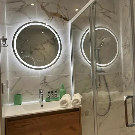 La Belle Antiboise Daire *